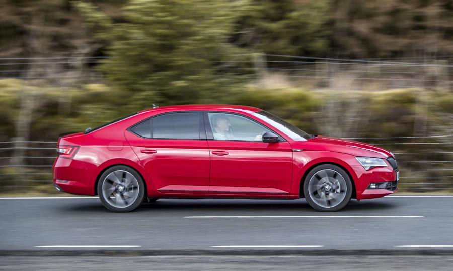  Skoda Superb SportLine 2016 года  (UK) (фото 23 из 40)